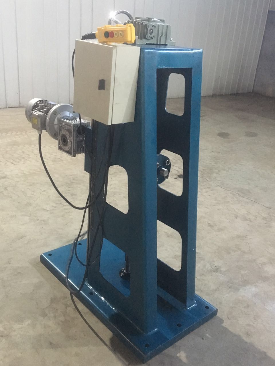 SZC-100駐車制動(dòng)性能測試儀(圖1) SZC-100駐車制動(dòng)性能測試儀(圖1)